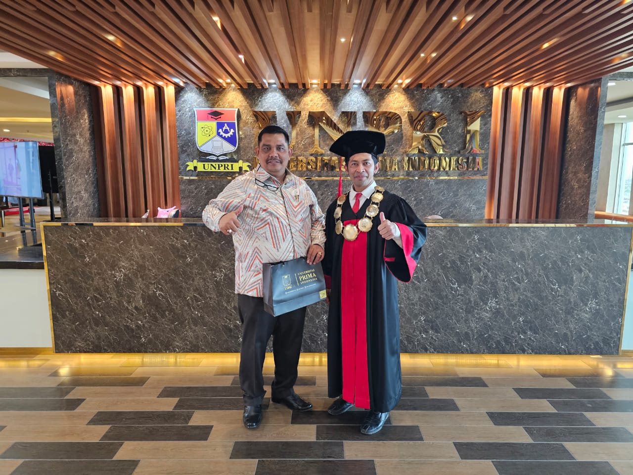 Rektor ITB Indonesia mewakili Aptisi Sumut untuk memberikan Kata Sambutan kepada Wisudawan UNPRI